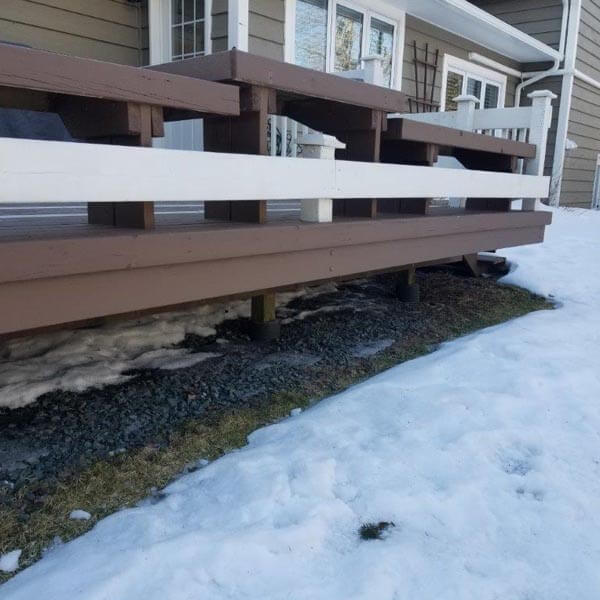 Raised Deck Surface with No Safety Railing