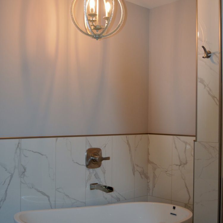 Condo Ensuite Bath 2