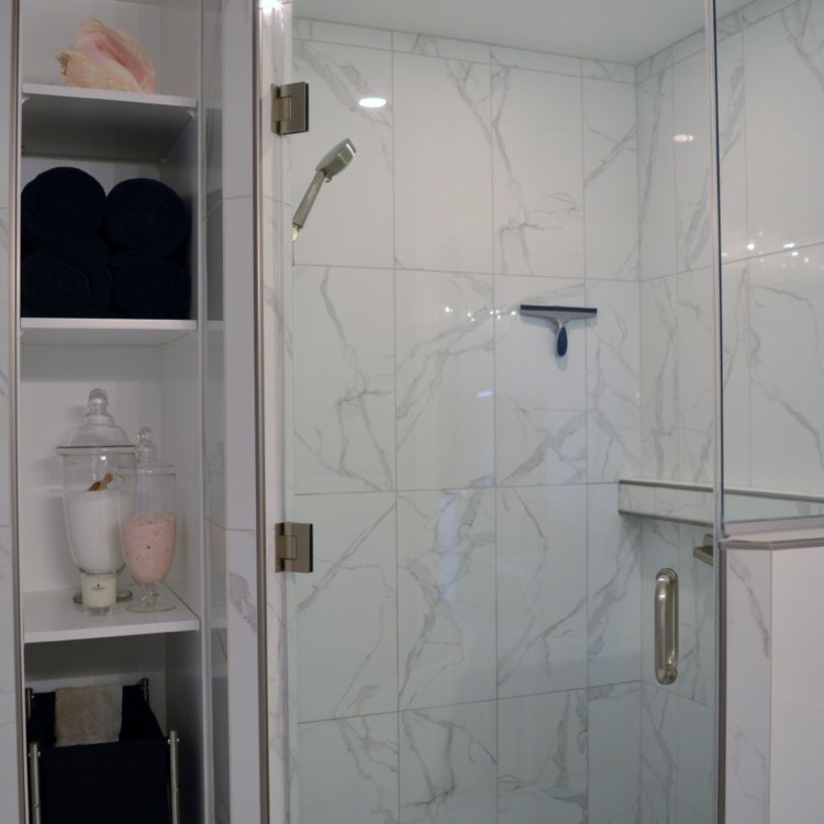 Condo Ensuite Bath 6