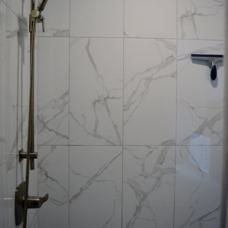 Condo Ensuite Bath 4