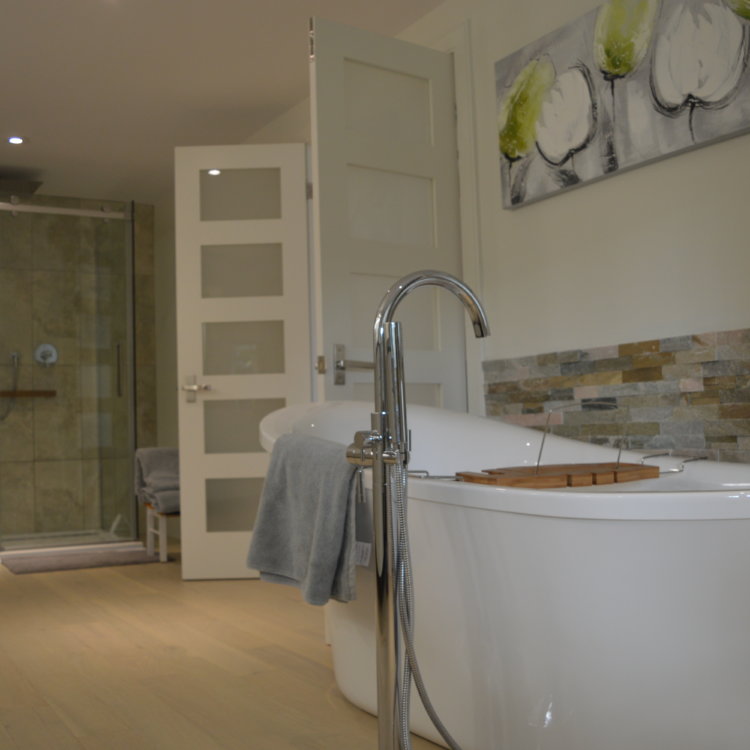 Master Ensuite Bathroom 2